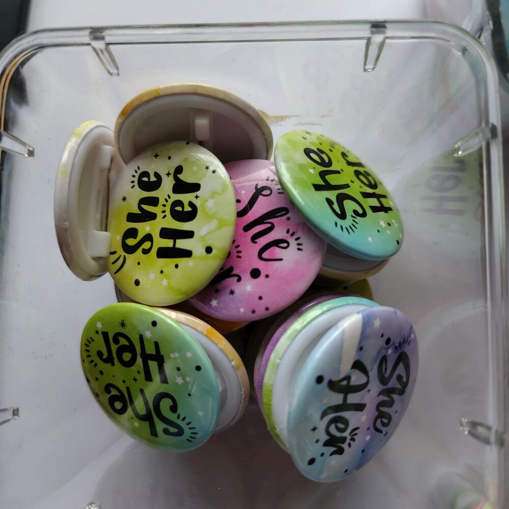 CUTE BRIGHT AND LIGHT PRIDE PRONOUN PIN BUTTONS